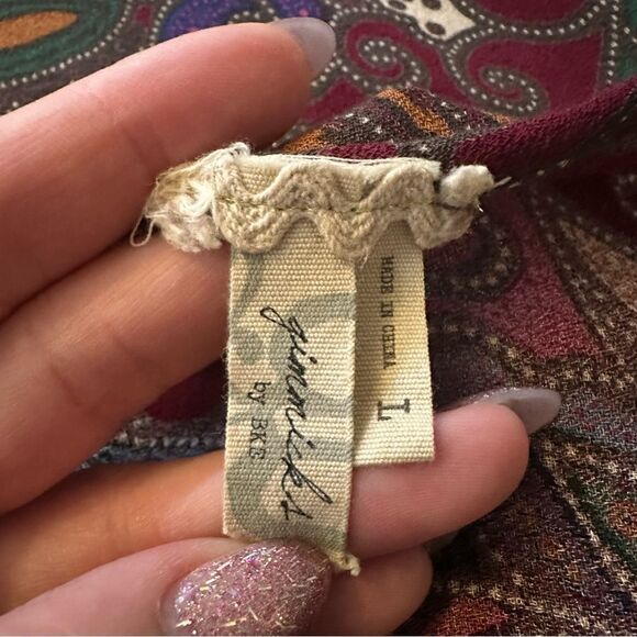 Gimmicks Lace Embroidered Tunic Top Size Large - Picture 11 of 11